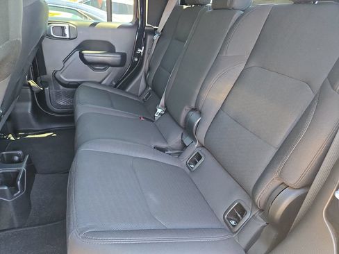Used 2021 Jeep Gladiator Sport AWD/4WD image 16