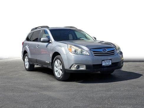 Used 2010 Subaru Outback 2.5i Premium AWD/4WD image 1