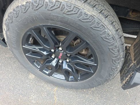 Used 2019 GMC Sierra 1500 Elevation w/ Elevation Value Package AWD/4WD image 9