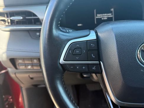 Used 2023 Toyota Highlander Limited image 16