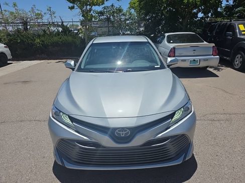 Used 2020 Toyota Camry XLE AWD/4WD image 12