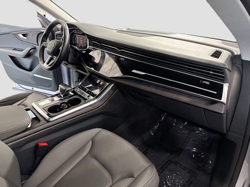 Used 2019 Audi Q8 Prestige w/ Adaptive Chassis Package AWD/4WD image 36