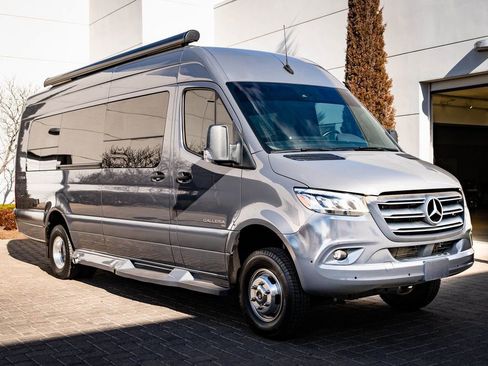 Used 2022 Mercedes-Benz Sprinter 3500 image 12