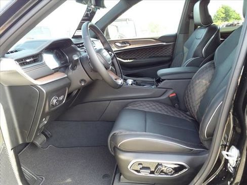 New 2023 Jeep Grand Cherokee Summit w/ Adv Protech Group IV image 14