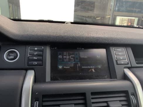 Used 2018 Land Rover Discovery Sport HSE image 17