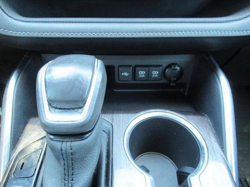 Used 2021 Toyota Highlander Limited FWD image 27