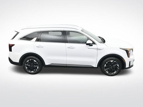 Used 2024 Kia Sorento S image 24