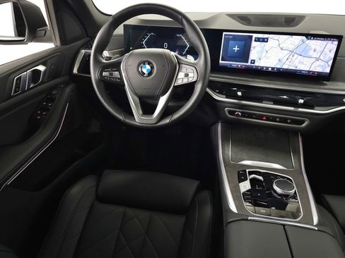 Used 2025 BMW X5 xDrive40i w/ Parking Assistance Package AWD/4WD image 19