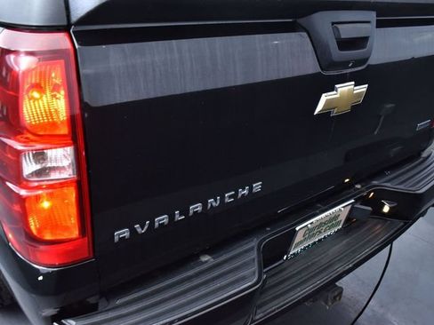 Used 2009 Chevrolet Avalanche LT w/ Suspension Package, Off-Road AWD/4WD image 28