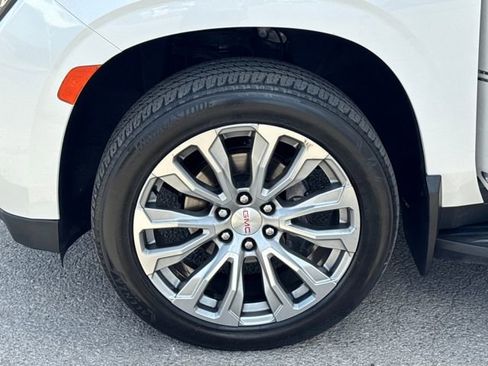 Used 2021 GMC Yukon XL Denali w/ Advanced Technology Package image 26