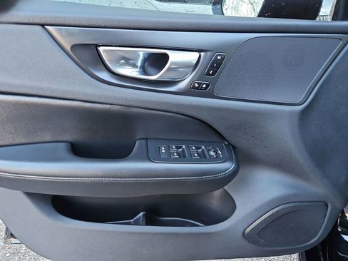 Used 2023 Volvo S60 B5 Plus image 27