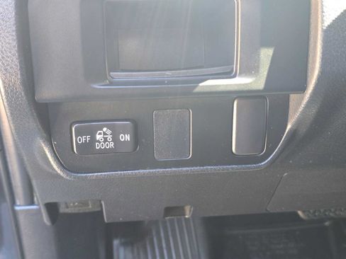 Certified 2017 Toyota Tacoma SR5 w/ Tow Package AWD/4WD image 24
