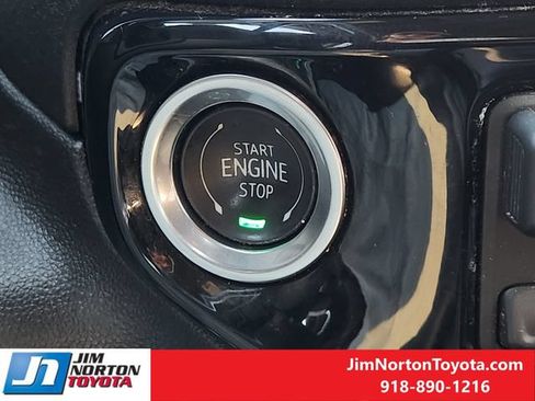 Used 2026 GMC Sierra 1500 SLT AWD/4WD image 21