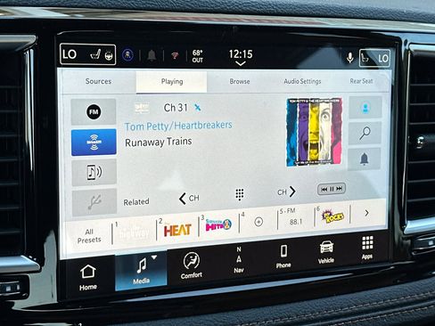 New 2026 Chrysler Pacifica Pinnacle w/ Trailer Tow Group image 20