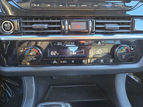 Used 2023 Nissan Pathfinder SL w/ SL Premium Package image 21