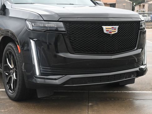 Certified 2023 Cadillac Escalade ESV Sport Platinum image 28