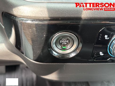 Used 2022 GMC Sierra 1500 SLT AWD/4WD image 11