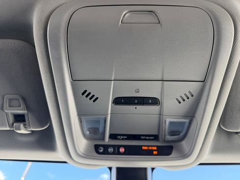 Used 2018 Chevrolet Equinox LT image 26