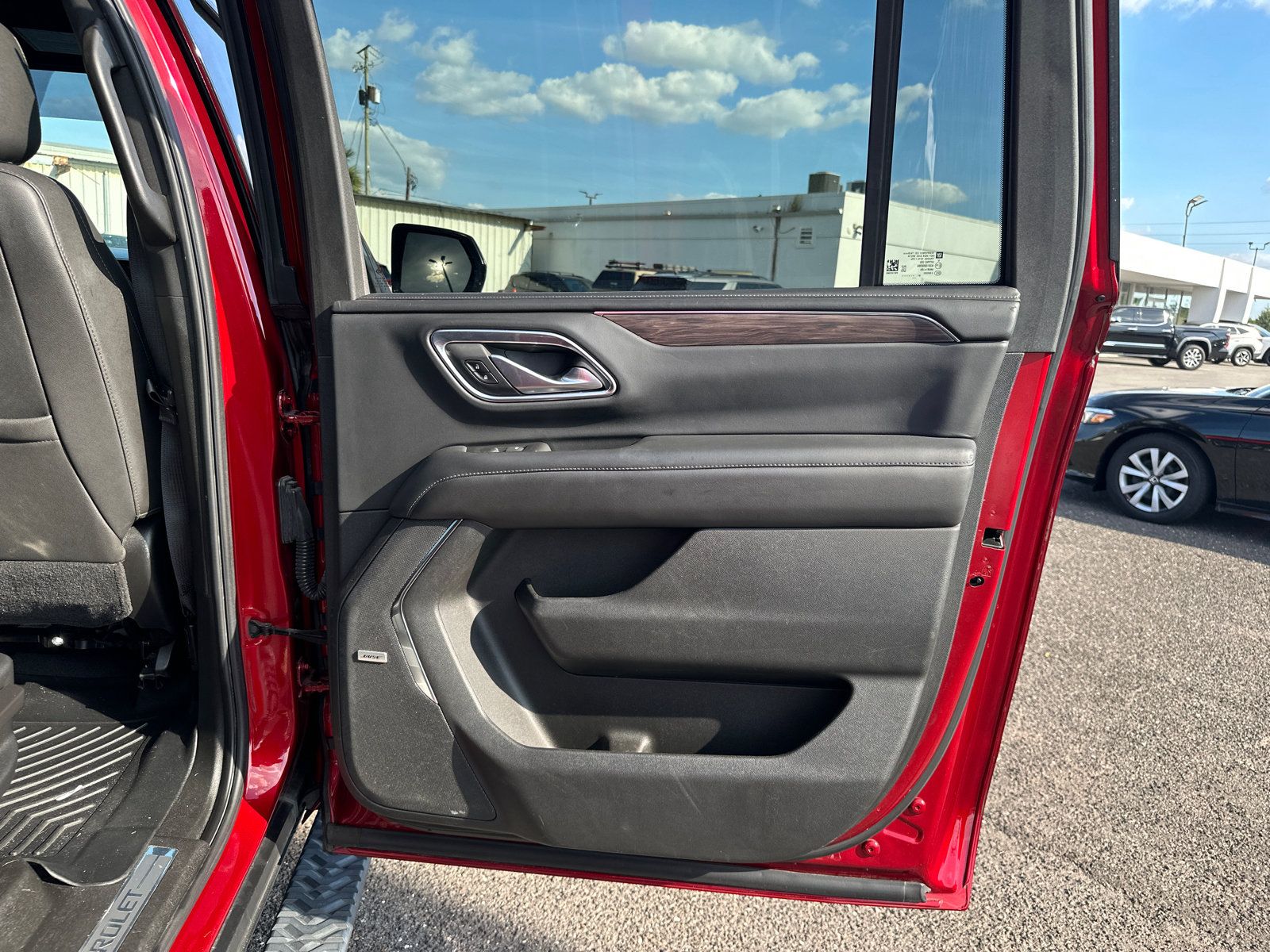 Used 2021 Chevrolet Suburban Z71 AWD/4WD image 18