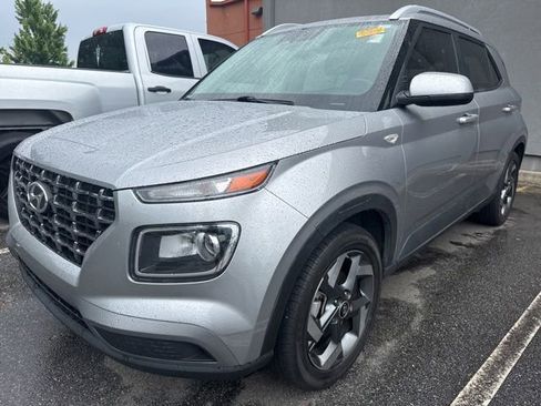 Certified 2024 Hyundai Venue SEL FWD image 1
