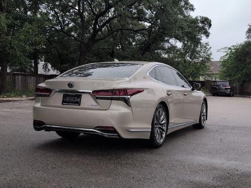 Used 2019 Lexus LS 500h RWD image 2