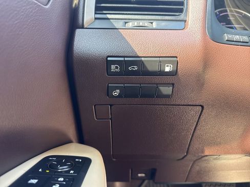 Used 2019 Lexus RX 450h AWD w/ Navigation Package image 24