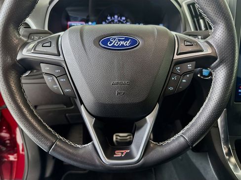 Used 2022 Ford Edge ST image 10