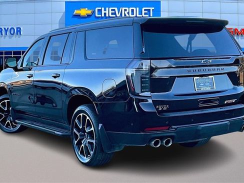 Used 2025 Chevrolet Suburban RST w/ RST Capability Package image 4