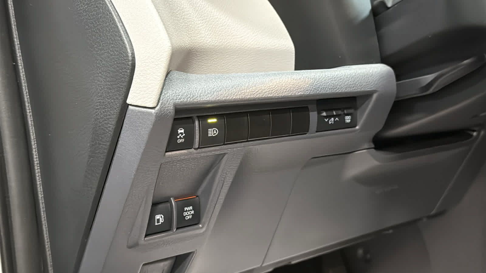 Used 2021 Toyota Sienna XLE w/ XLE Plus Package AWD/4WD image 21