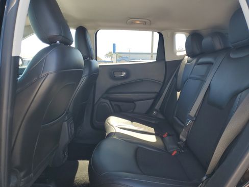 Used 2019 Jeep Compass Latitude image 15