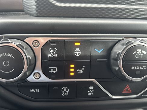Used 2022 Jeep Gladiator Sport AWD/4WD image 29