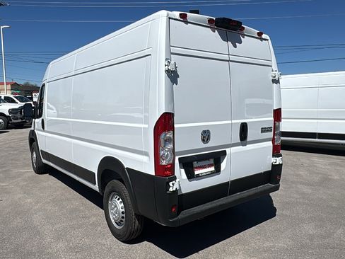 New 2026 RAM ProMaster 2500 w/ Convenience Group image 7