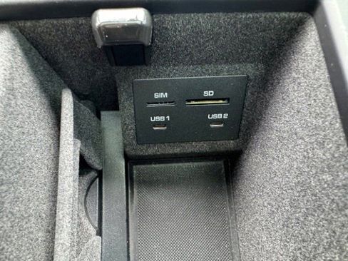 Used 2024 Porsche Macan Turbo AWD/4WD image 38