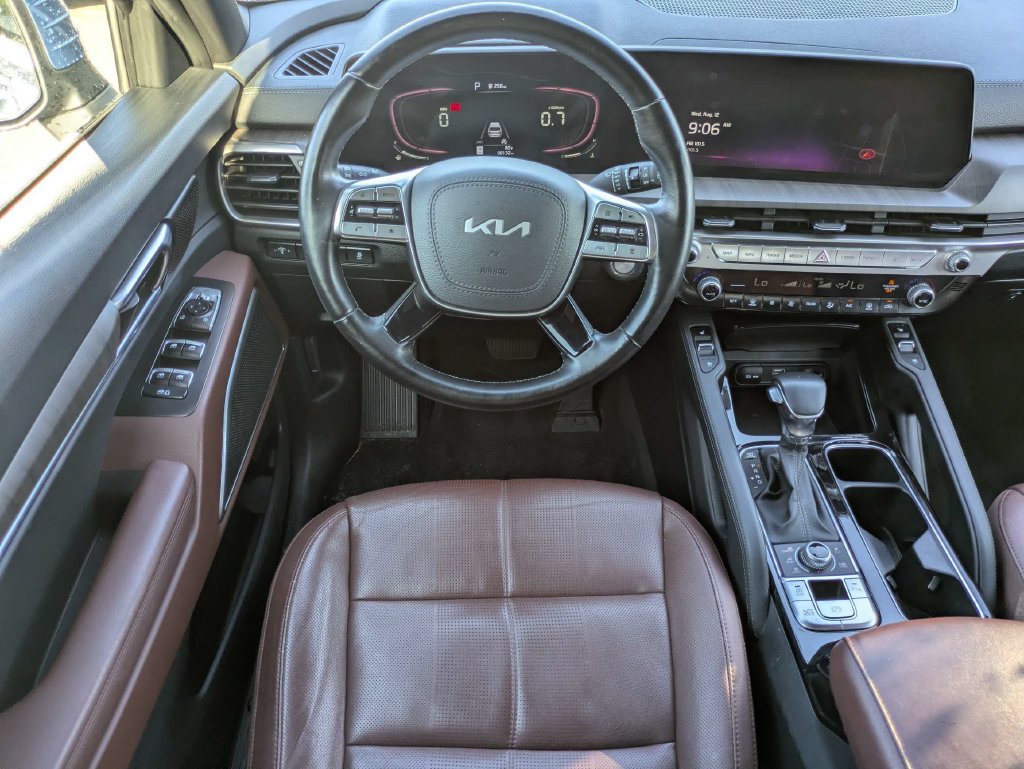 Used 2023 Kia Telluride EX w/ EX Captain's Chair Package AWD/4WD image 19