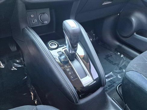 Used 2018 Nissan Kicks SV FWD image 12