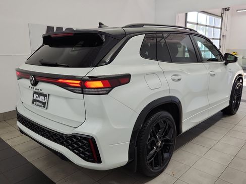 New 2026 Volkswagen Tiguan SE R-Line image 4