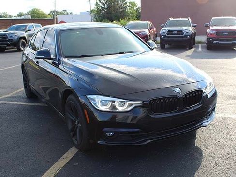 Used 2018 BMW 330i xDrive Sedan AWD/4WD image 4