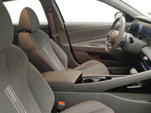 Used 2023 Hyundai Elantra SEL w/ Convenience Package FWD image 21