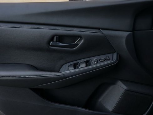 Used 2025 Nissan Sentra S image 23