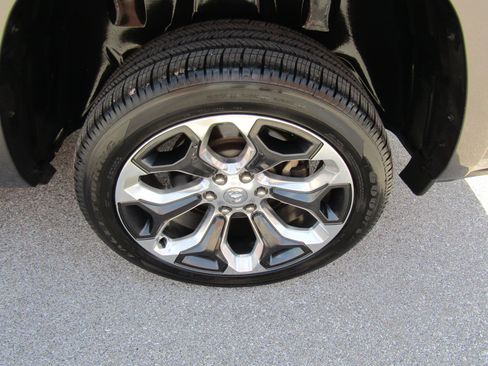 Used 2021 RAM 1500 Limited w/ Body Color Bumper Group AWD/4WD image 10