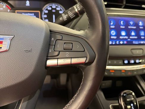 Used 2023 Cadillac XT4 Premium Luxury FWD image 33
