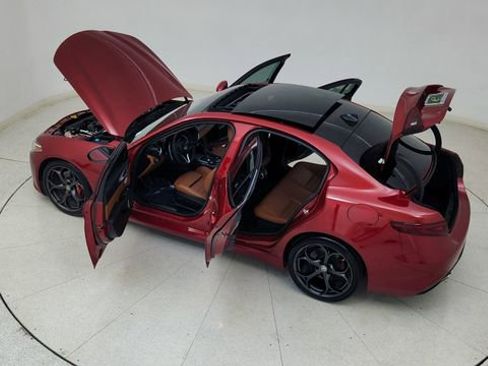 Used 2017 Alfa Romeo Giulia Ti w/ TI 19" Sport Package image 86