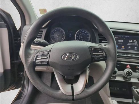 Used 2019 Hyundai Elantra SEL FWD image 14