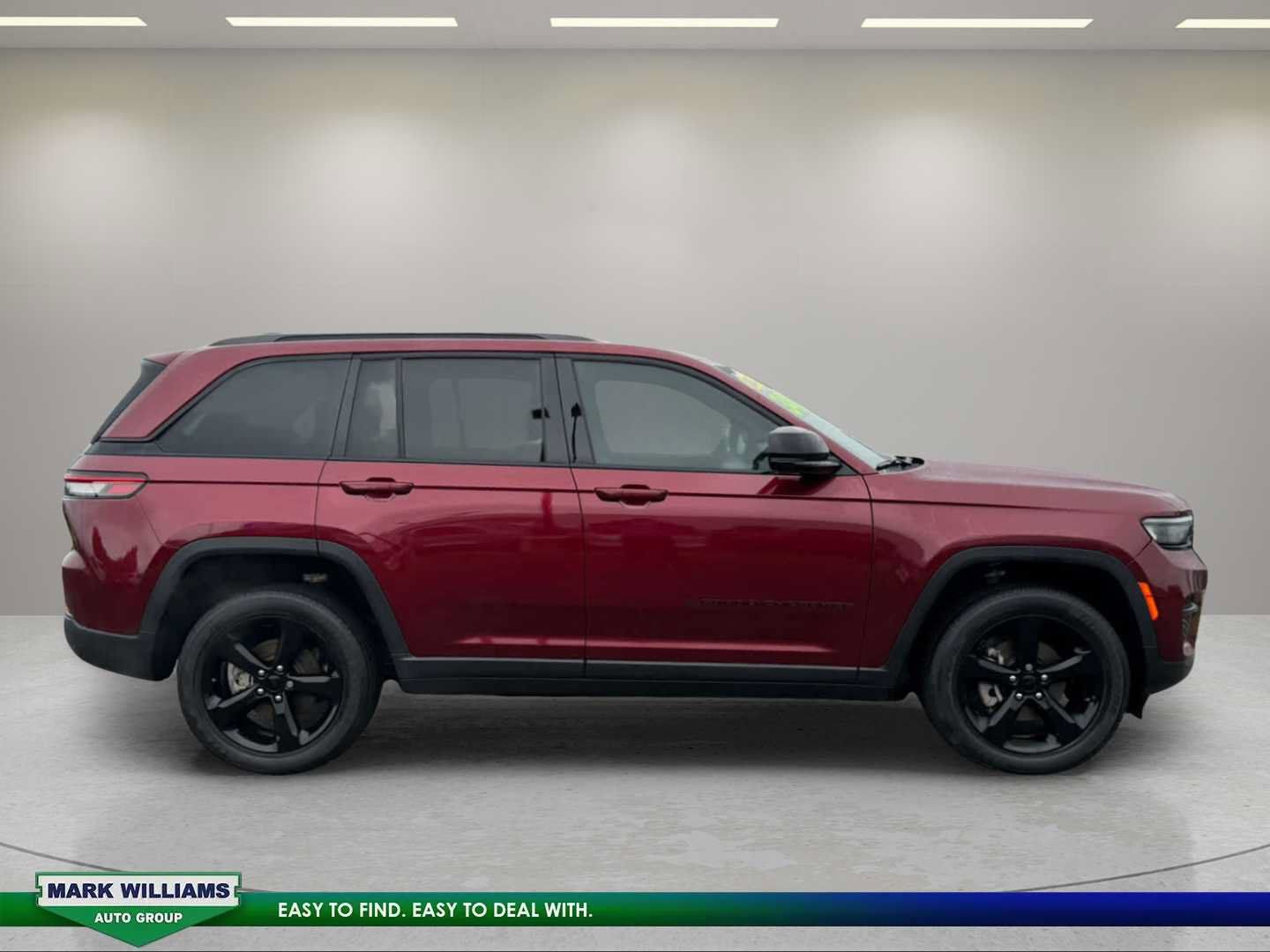Used 2023 Jeep Grand Cherokee Altitude AWD/4WD image 10
