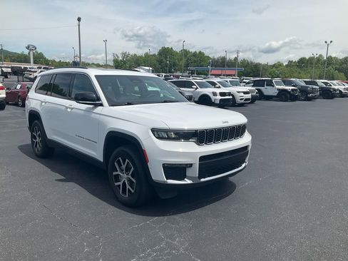 Used 2025 Jeep Grand Cherokee L Limited w/ Luxury Tech Group II AWD/4WD image 3