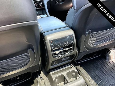 Used 2021 Jeep Grand Cherokee L Overland w/ Luxury Tech Group IV AWD/4WD image 12
