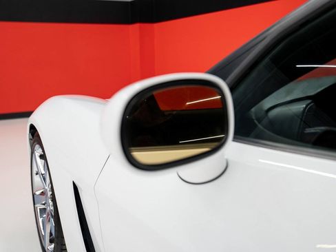 Used 2009 Chevrolet Corvette Coupe w/ Z51 Performance Package RWD image 41