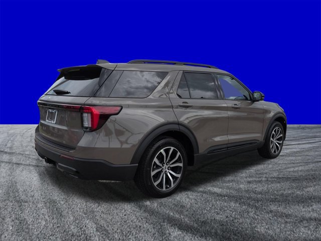 New 2027 Ford Explorer ST-Line AWD/4WD image 4