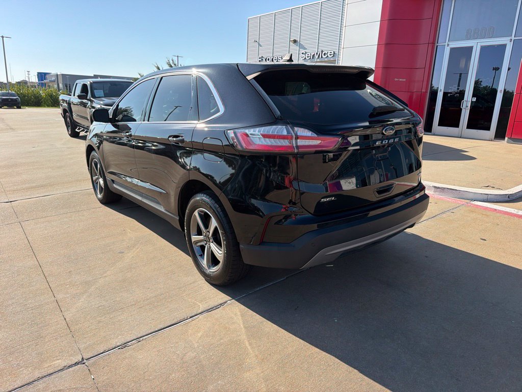 Used 2024 Ford Edge SEL w/ Convenience Package AWD/4WD image 3