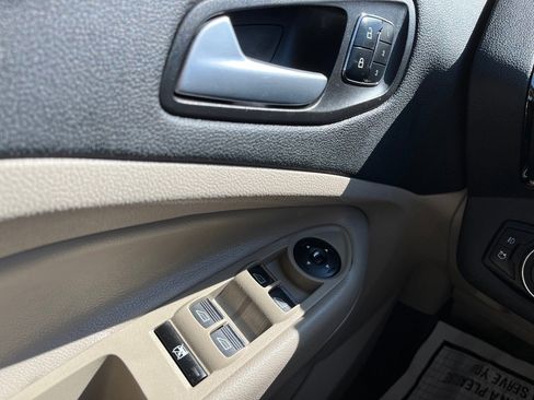 Used 2016 Ford Escape Titanium image 23